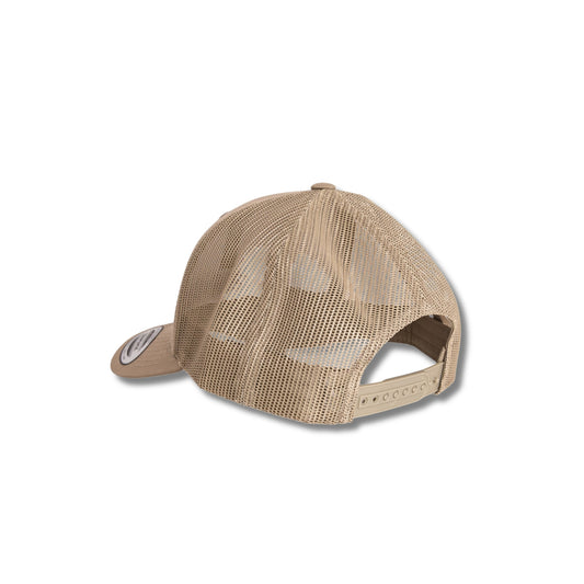 Casquette trucker blanche et beige avec filet arrière respirant et fermeture réglable