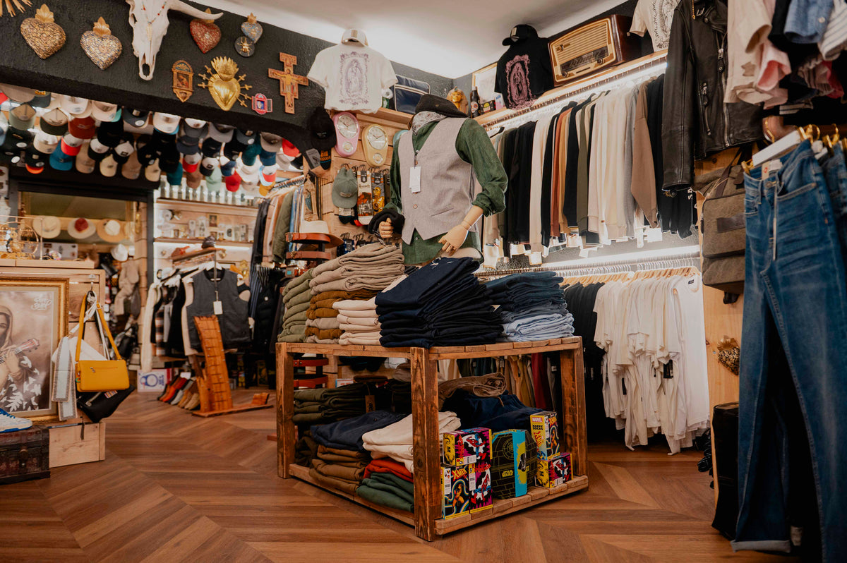Boutique mode Santa Maria – sélection vêtements streetwear, sweats, accessoires et concept store inspiré spiritualité moderne