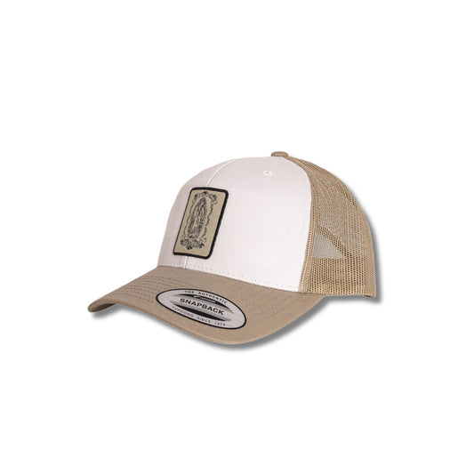Casquette trucker blanche et beige avec patch brodé style bohème Santa Maria