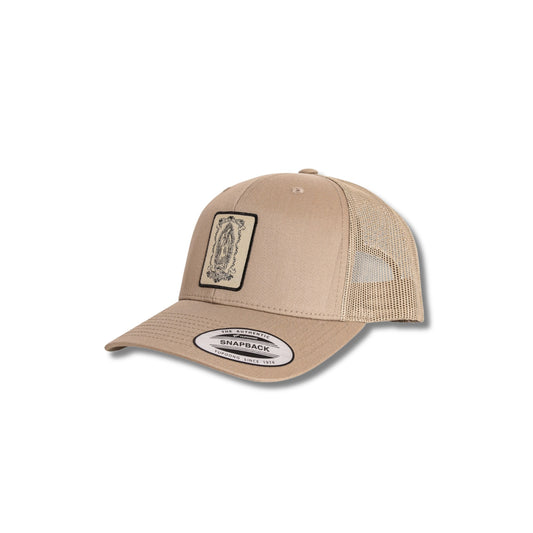 Casquette beige trucker avec patch brodé style bohème chic inspiration méditerranéenne Santa Maria Concept Store