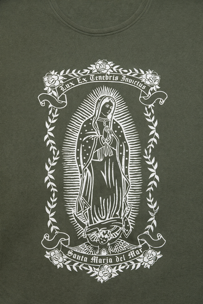Détail grand imprimé Santa Maria blanc au dos sur sweat vert