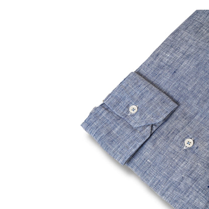 Détail boutonné la chemise en lin Santa Maria bleue
