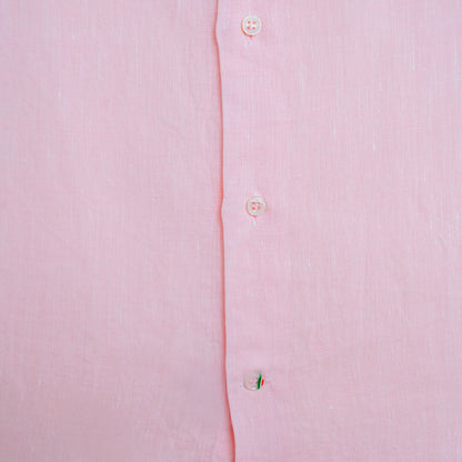 detail boutons nacre chemise lin rose finition elegante haut de gamme
