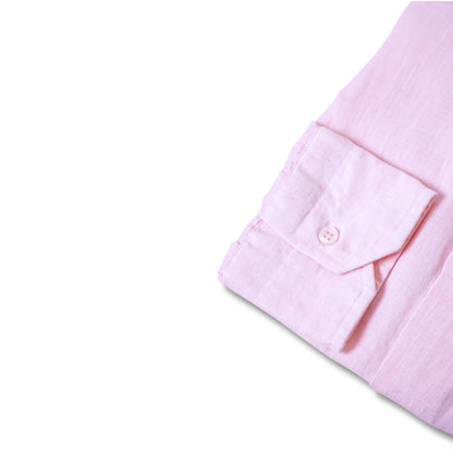 Détail du boutons de la chemise en lin Santa Maria rose
