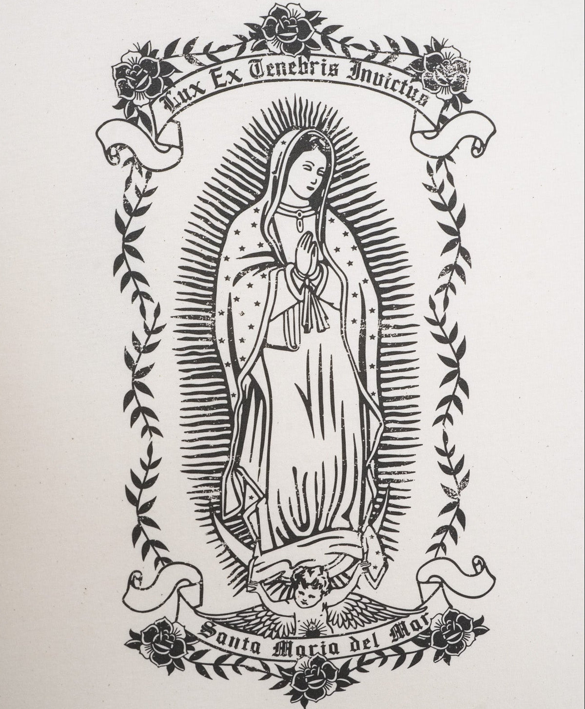 Détail arrière de l’illustration de la Vierge sur le t-shirt Santa Maria beige
